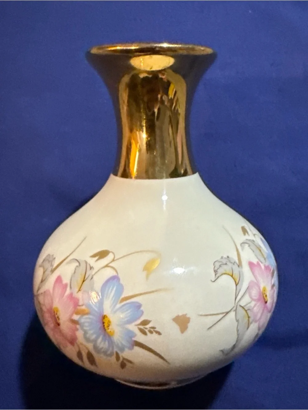 Prinknash Pottery 4” Gilded Rim Floral Pattern Vase England